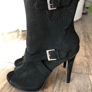 Juicy Couture heels size 8 1/2 never worn